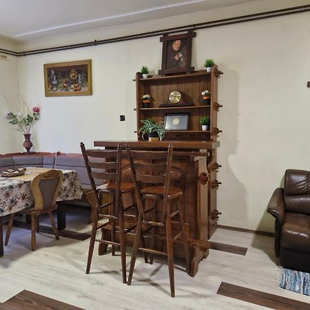 Ruttkai Vendeghaz Apartment Szekesfehervar Exterior photo